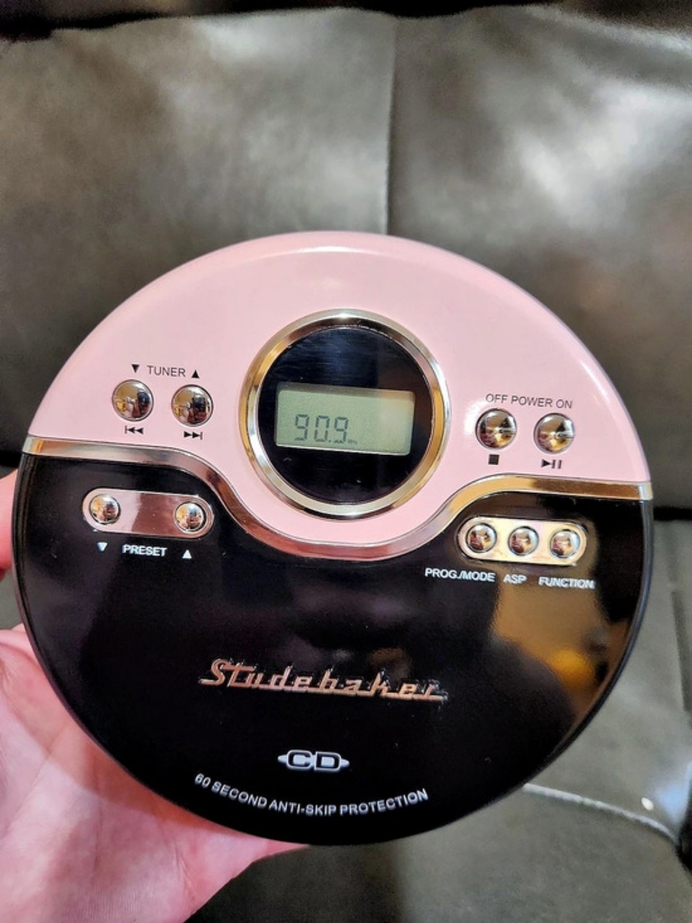 Studebaker SB3703 Pink & Black Portable CD Player